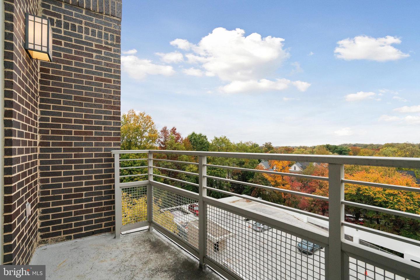 513 W BROAD ST #702, FALLS CHURCH, Virginia 22046, 2 Bedrooms Bedrooms, ,2 BathroomsBathrooms,Residential,For sale,513 W BROAD ST #702,VAFA2003408 MLS # VAFA2003408