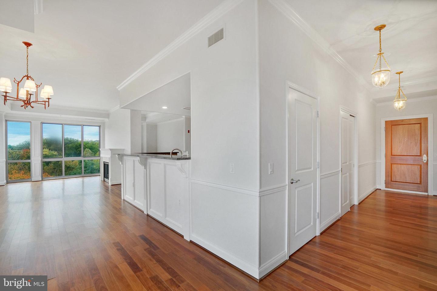 513 W BROAD ST #702, FALLS CHURCH, Virginia 22046, 2 Bedrooms Bedrooms, ,2 BathroomsBathrooms,Residential,For sale,513 W BROAD ST #702,VAFA2003408 MLS # VAFA2003408