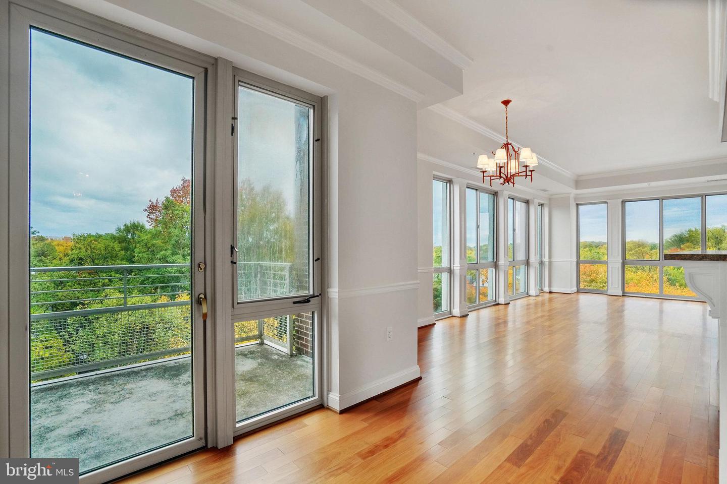 513 W BROAD ST #702, FALLS CHURCH, Virginia 22046, 2 Bedrooms Bedrooms, ,2 BathroomsBathrooms,Residential,For sale,513 W BROAD ST #702,VAFA2003408 MLS # VAFA2003408