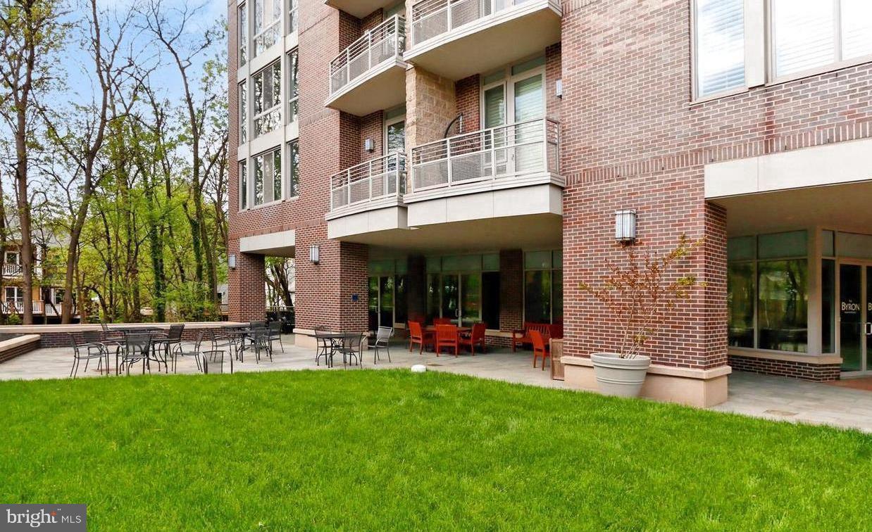 513 W BROAD ST #702, FALLS CHURCH, Virginia 22046, 2 Bedrooms Bedrooms, ,2 BathroomsBathrooms,Residential,For sale,513 W BROAD ST #702,VAFA2003408 MLS # VAFA2003408