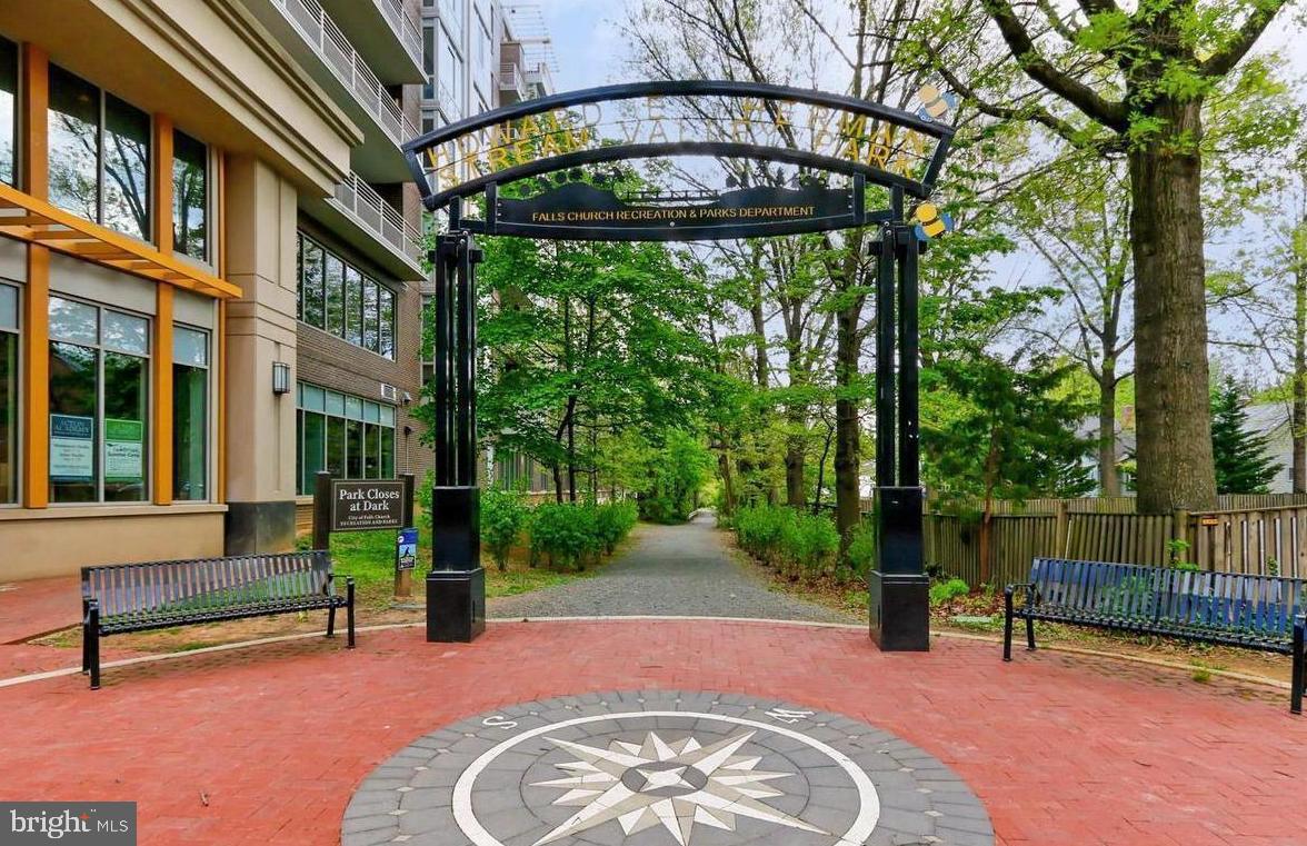 513 W BROAD ST #702, FALLS CHURCH, Virginia 22046, 2 Bedrooms Bedrooms, ,2 BathroomsBathrooms,Residential,For sale,513 W BROAD ST #702,VAFA2003408 MLS # VAFA2003408