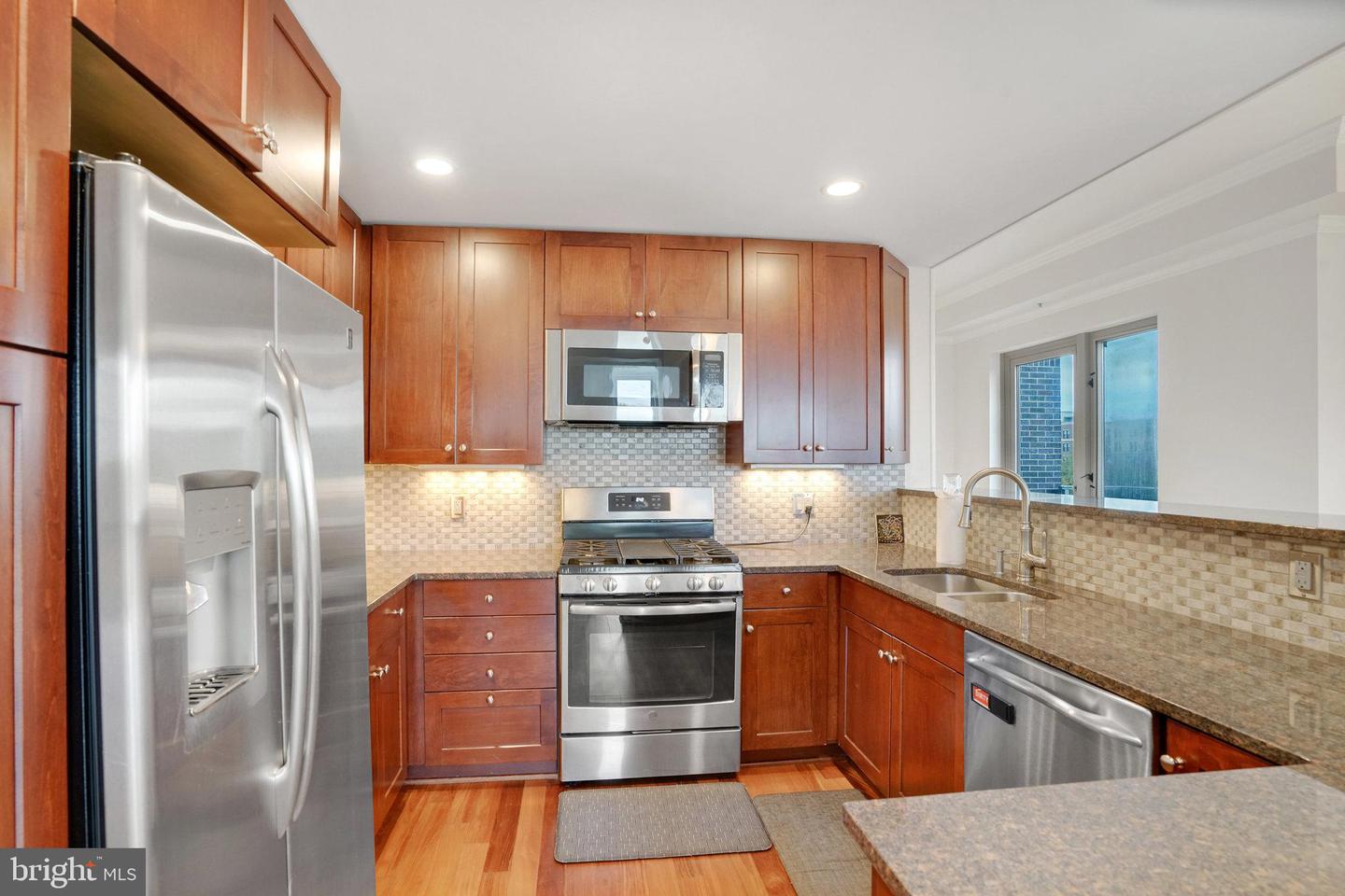 513 W BROAD ST #702, FALLS CHURCH, Virginia 22046, 2 Bedrooms Bedrooms, ,2 BathroomsBathrooms,Residential,For sale,513 W BROAD ST #702,VAFA2003408 MLS # VAFA2003408