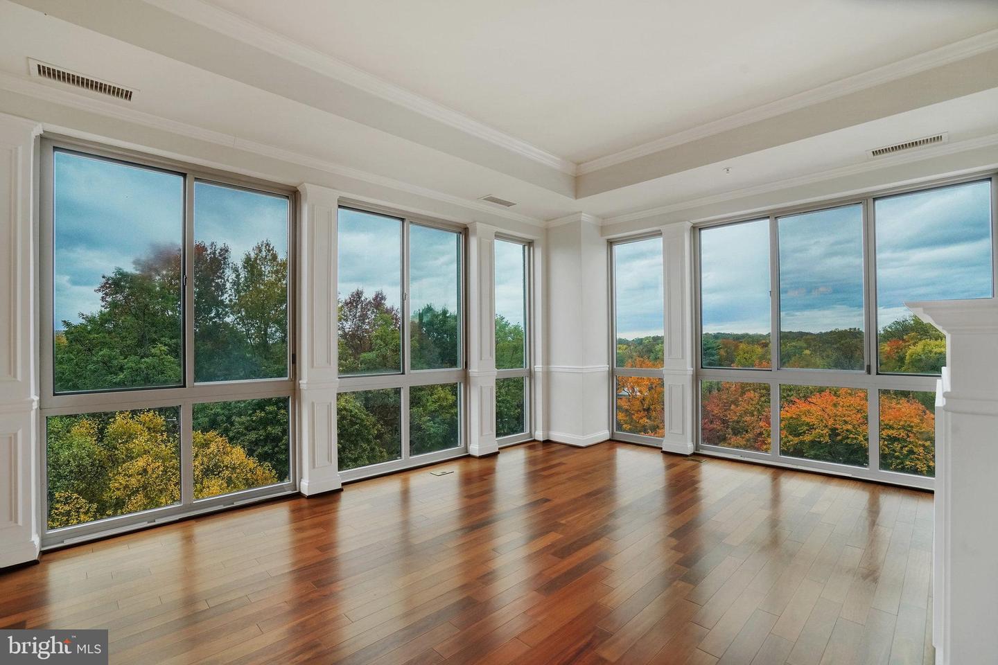 513 W BROAD ST #702, FALLS CHURCH, Virginia 22046, 2 Bedrooms Bedrooms, ,2 BathroomsBathrooms,Residential,For sale,513 W BROAD ST #702,VAFA2003408 MLS # VAFA2003408