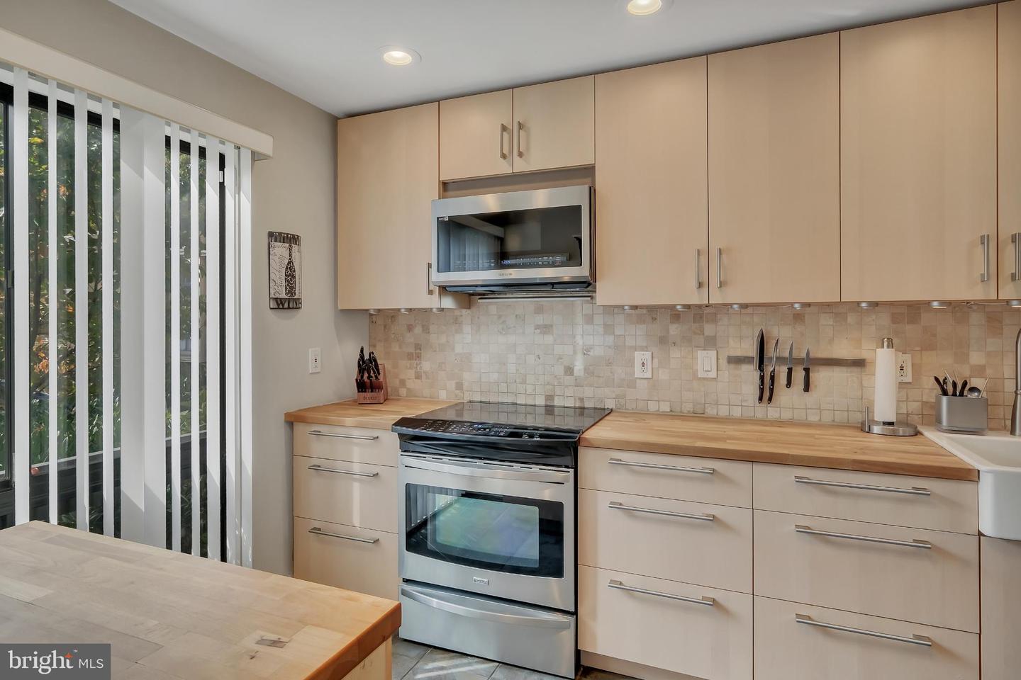 11604 IVYSTONE CT #06, RESTON, Virginia 20191, 3 Bedrooms Bedrooms, 9 Rooms Rooms,4 BathroomsBathrooms,Residential,For sale,11604 IVYSTONE CT #06,VAFX2277130 MLS # VAFX2277130