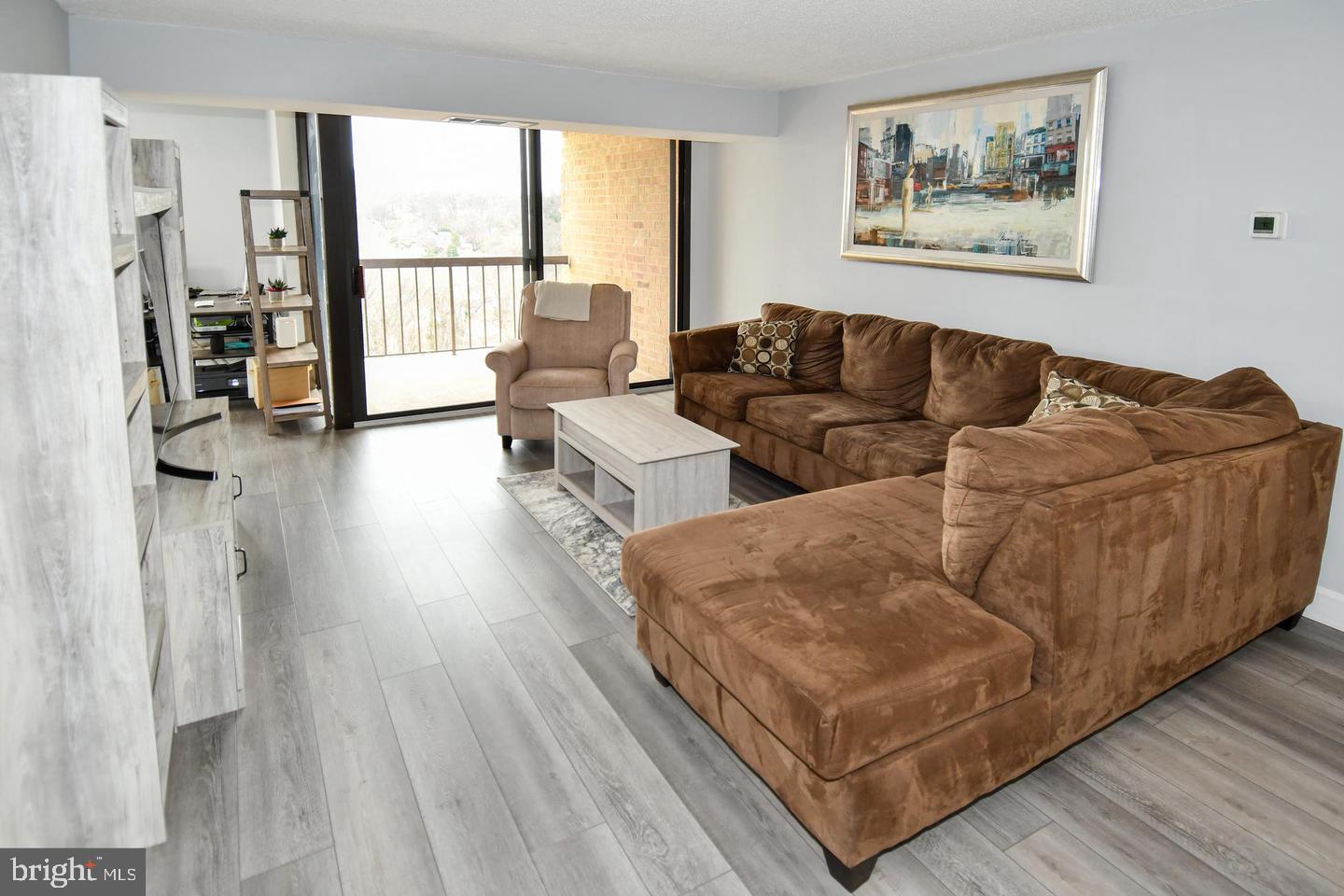 4500 S FOUR MILE RUN DR #1218, ARLINGTON, Virginia 22204, 2 Bedrooms Bedrooms, ,2 BathroomsBathrooms,Residential,For sale,4500 S FOUR MILE RUN DR #1218,VAAR2065604 MLS # VAAR2065604