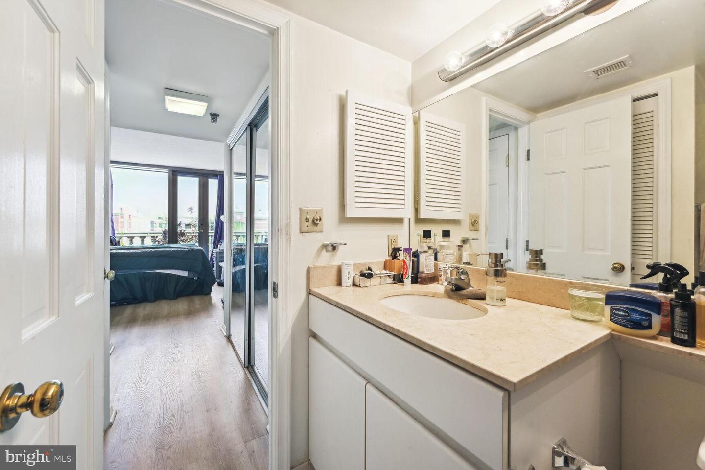 701 PENNSYLVANIA AVE NW #PH4, WASHINGTON, District Of Columbia 20004, 1 Bedroom Bedrooms, ,1 BathroomBathrooms,Residential,For sale,701 PENNSYLVANIA AVE NW #PH4,DCDC2229874 MLS # DCDC2229874