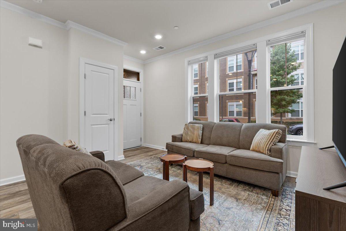 20692 WOOD QUAY, DULLES, Virginia 20166, 3 Bedrooms Bedrooms, ,2 BathroomsBathrooms,Residential,For sale,20692 WOOD QUAY,VALO2110324 MLS # VALO2110324