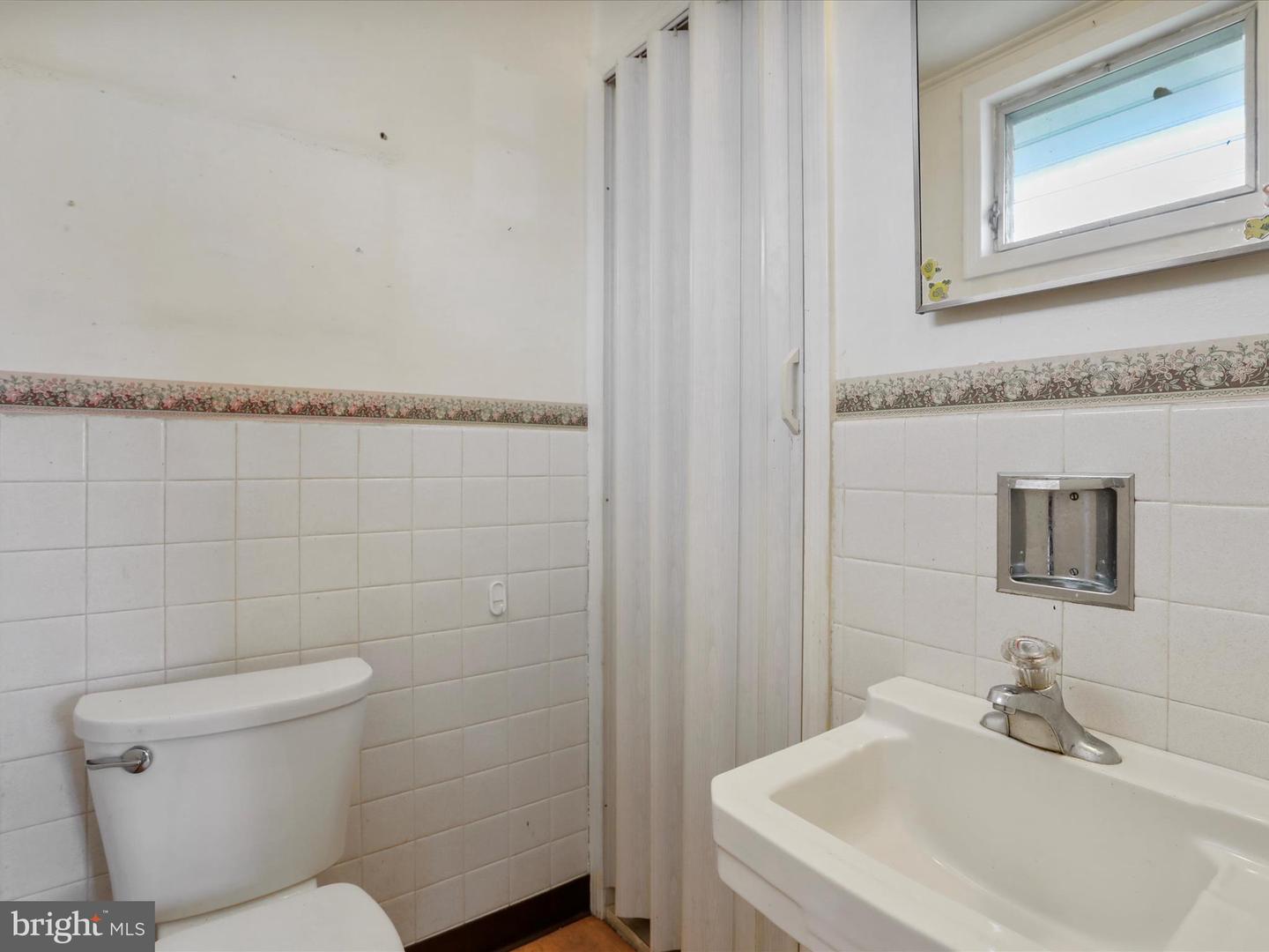 161 S FORT ST, STRASBURG, Virginia 22657, 3 Bedrooms Bedrooms, ,1 BathroomBathrooms,Residential,For sale,161 S FORT ST,VASH2012904 MLS # VASH2012904