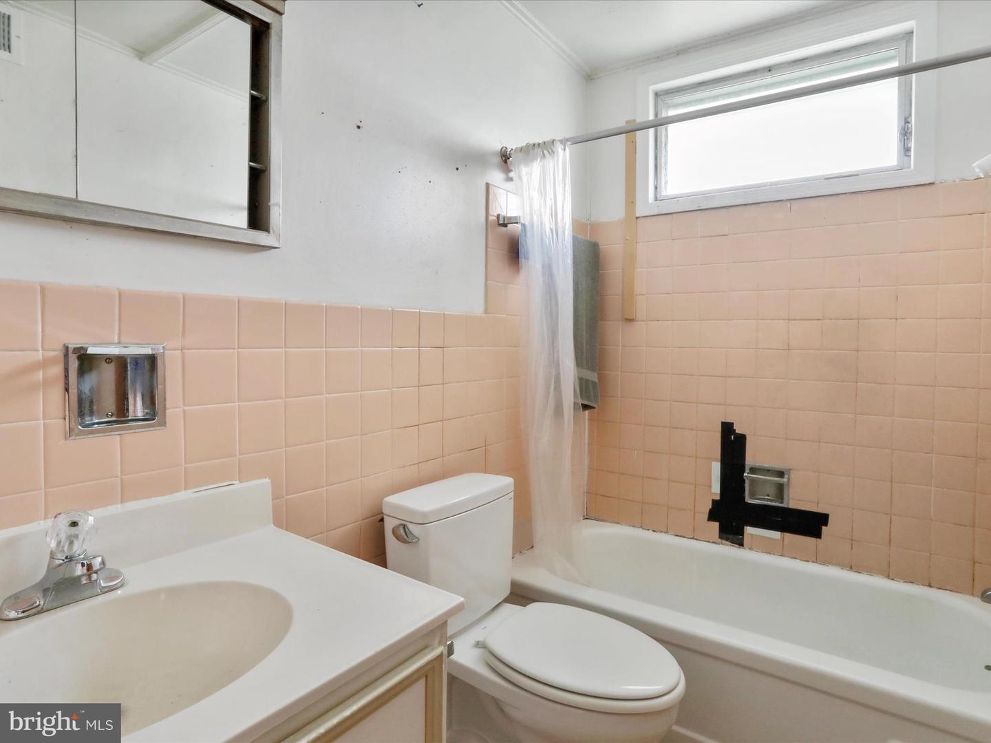 161 S FORT ST, STRASBURG, Virginia 22657, 3 Bedrooms Bedrooms, ,1 BathroomBathrooms,Residential,For sale,161 S FORT ST,VASH2012904 MLS # VASH2012904