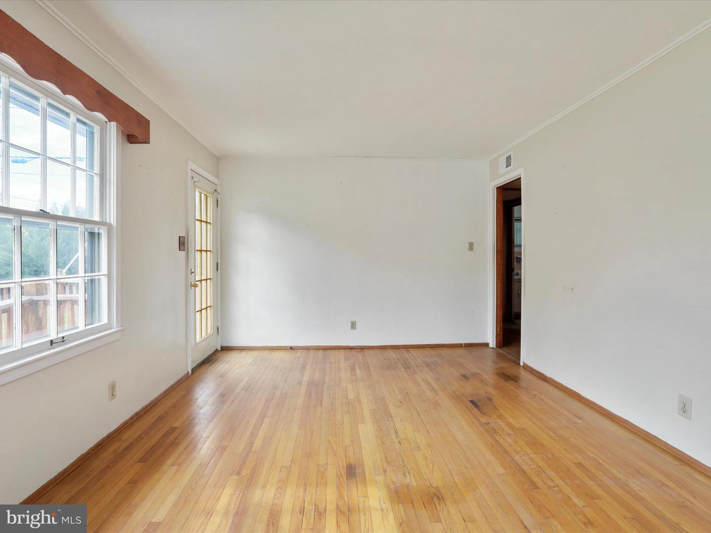 161 S FORT ST, STRASBURG, Virginia 22657, 3 Bedrooms Bedrooms, ,1 BathroomBathrooms,Residential,For sale,161 S FORT ST,VASH2012904 MLS # VASH2012904