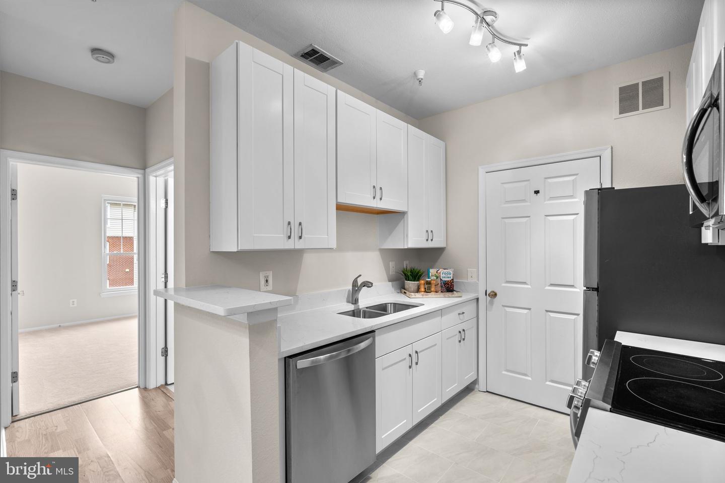 1570 SPRING GATE DR #7303, MCLEAN, Virginia 22102, 2 Bedrooms Bedrooms, ,2 BathroomsBathrooms,Residential,For sale,1570 SPRING GATE DR #7303,VAFX2277006 MLS # VAFX2277006 1570 SPRING GATE DR #7303, MCLEAN, Virginia 22102, 2 Bedrooms Bedrooms, ,2 BathroomsBathrooms,Residential,For sale,1570 SPRING GATE DR #7303,VAFX2277006 MLS # VAFX2277006