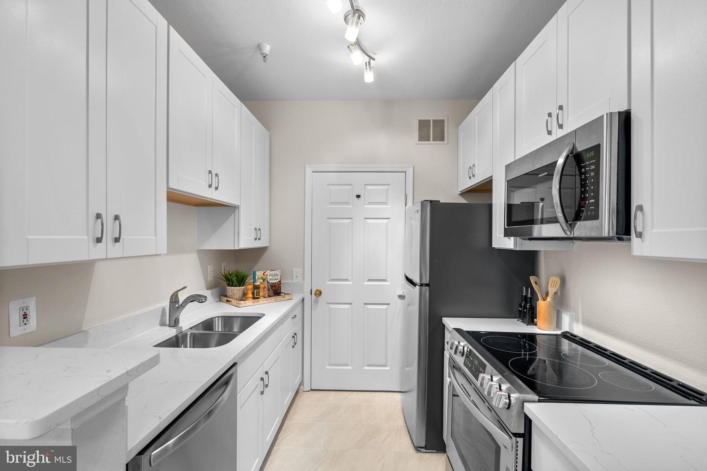 1570 SPRING GATE DR #7303, MCLEAN, Virginia 22102, 2 Bedrooms Bedrooms, ,2 BathroomsBathrooms,Residential,For sale,1570 SPRING GATE DR #7303,VAFX2277006 MLS # VAFX2277006 1570 SPRING GATE DR #7303, MCLEAN, Virginia 22102, 2 Bedrooms Bedrooms, ,2 BathroomsBathrooms,Residential,For sale,1570 SPRING GATE DR #7303,VAFX2277006 MLS # VAFX2277006