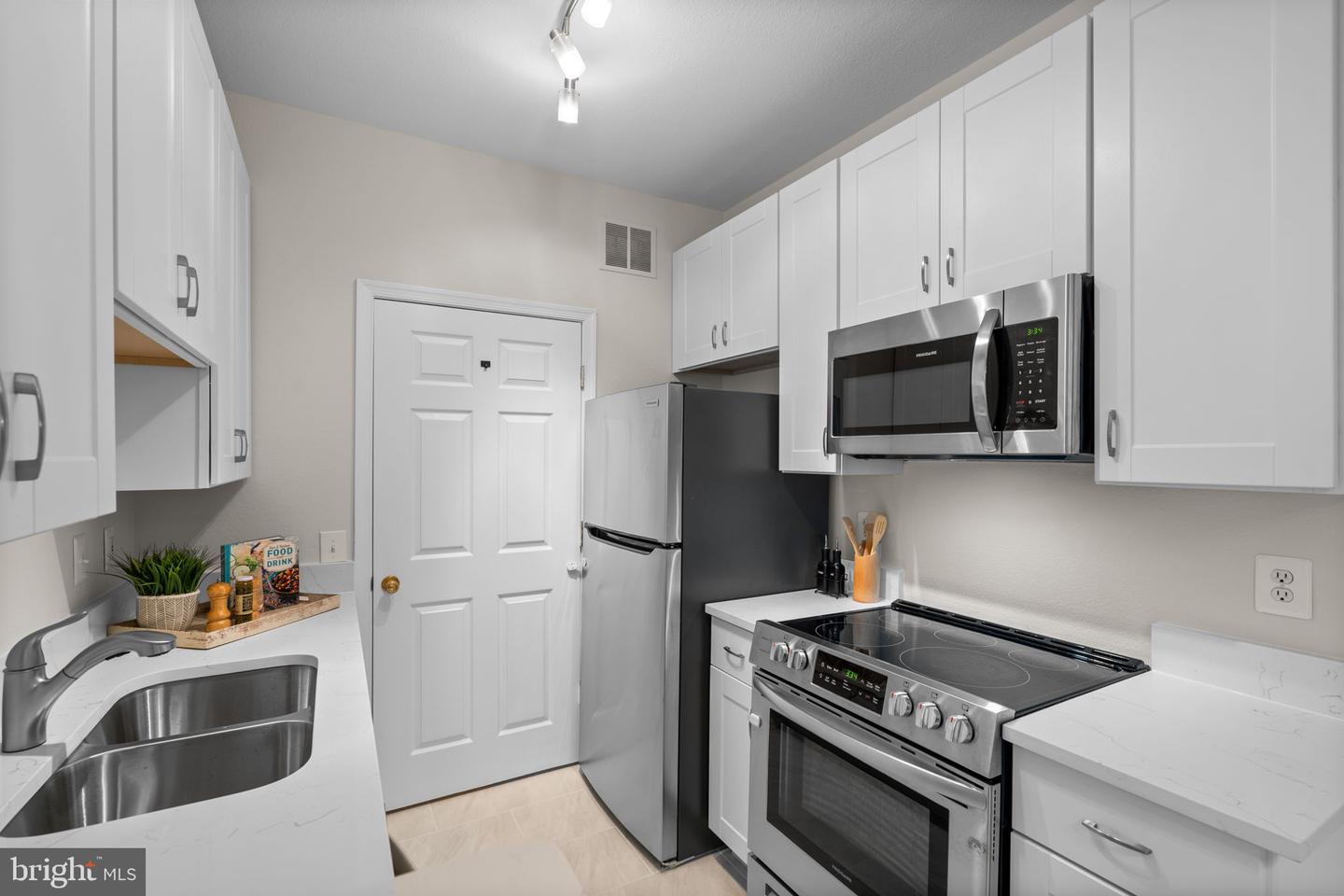 1570 SPRING GATE DR #7303, MCLEAN, Virginia 22102, 2 Bedrooms Bedrooms, ,2 BathroomsBathrooms,Residential,For sale,1570 SPRING GATE DR #7303,VAFX2277006 MLS # VAFX2277006 1570 SPRING GATE DR #7303, MCLEAN, Virginia 22102, 2 Bedrooms Bedrooms, ,2 BathroomsBathrooms,Residential,For sale,1570 SPRING GATE DR #7303,VAFX2277006 MLS # VAFX2277006