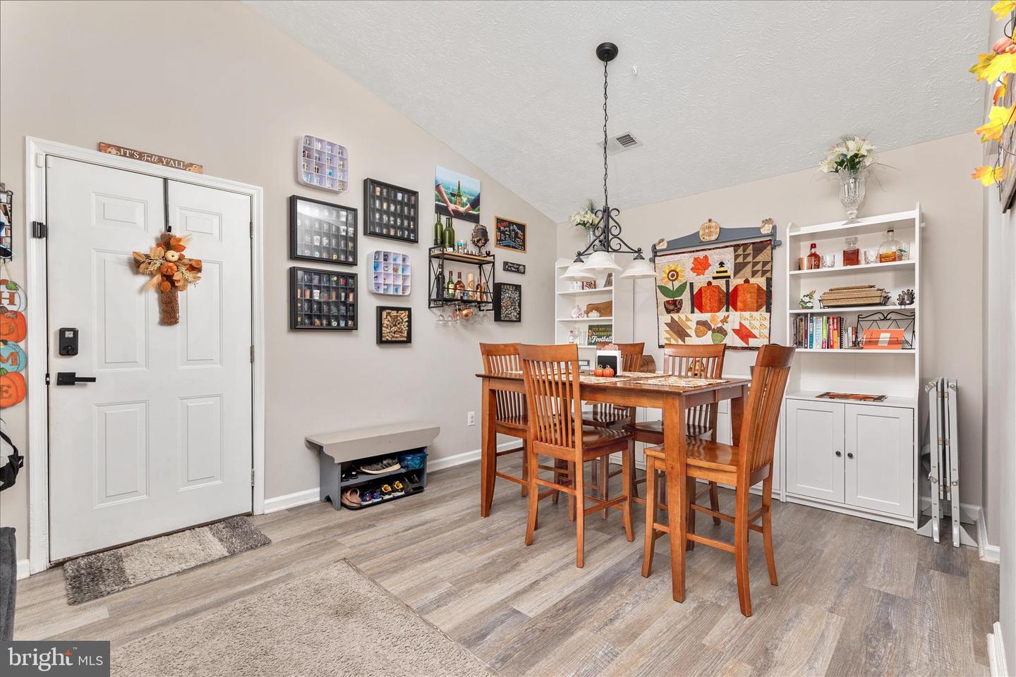 157 BROOKLAND TERRACE #11, WINCHESTER, Virginia 22602, 2 Bedrooms Bedrooms, ,2 BathroomsBathrooms,Residential,For sale,157 BROOKLAND TERRACE #11,VAFV2037772 MLS # VAFV2037772