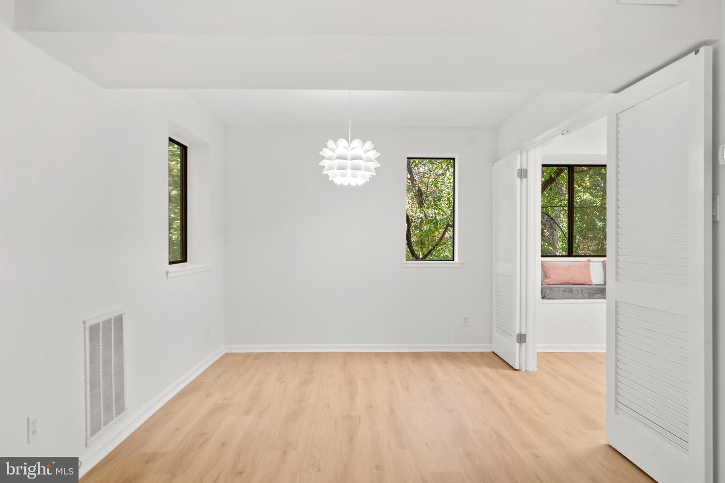 1656 PARKCREST CIR #2D/301, RESTON, Virginia 20190, 1 Bedroom Bedrooms, ,1 BathroomBathrooms,Residential,For sale,1656 PARKCREST CIR #2D/301,VAFX2277096 MLS # VAFX2277096 1656 PARKCREST CIR #2D/301, RESTON, Virginia 20190, 1 Bedroom Bedrooms, ,1 BathroomBathrooms,Residential,For sale,1656 PARKCREST CIR #2D/301,VAFX2277096 MLS # VAFX2277096