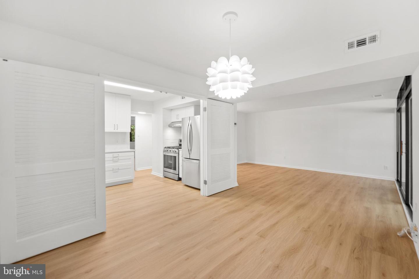 1656 PARKCREST CIR #2D/301, RESTON, Virginia 20190, 1 Bedroom Bedrooms, ,1 BathroomBathrooms,Residential,For sale,1656 PARKCREST CIR #2D/301,VAFX2277096 MLS # VAFX2277096 1656 PARKCREST CIR #2D/301, RESTON, Virginia 20190, 1 Bedroom Bedrooms, ,1 BathroomBathrooms,Residential,For sale,1656 PARKCREST CIR #2D/301,VAFX2277096 MLS # VAFX2277096