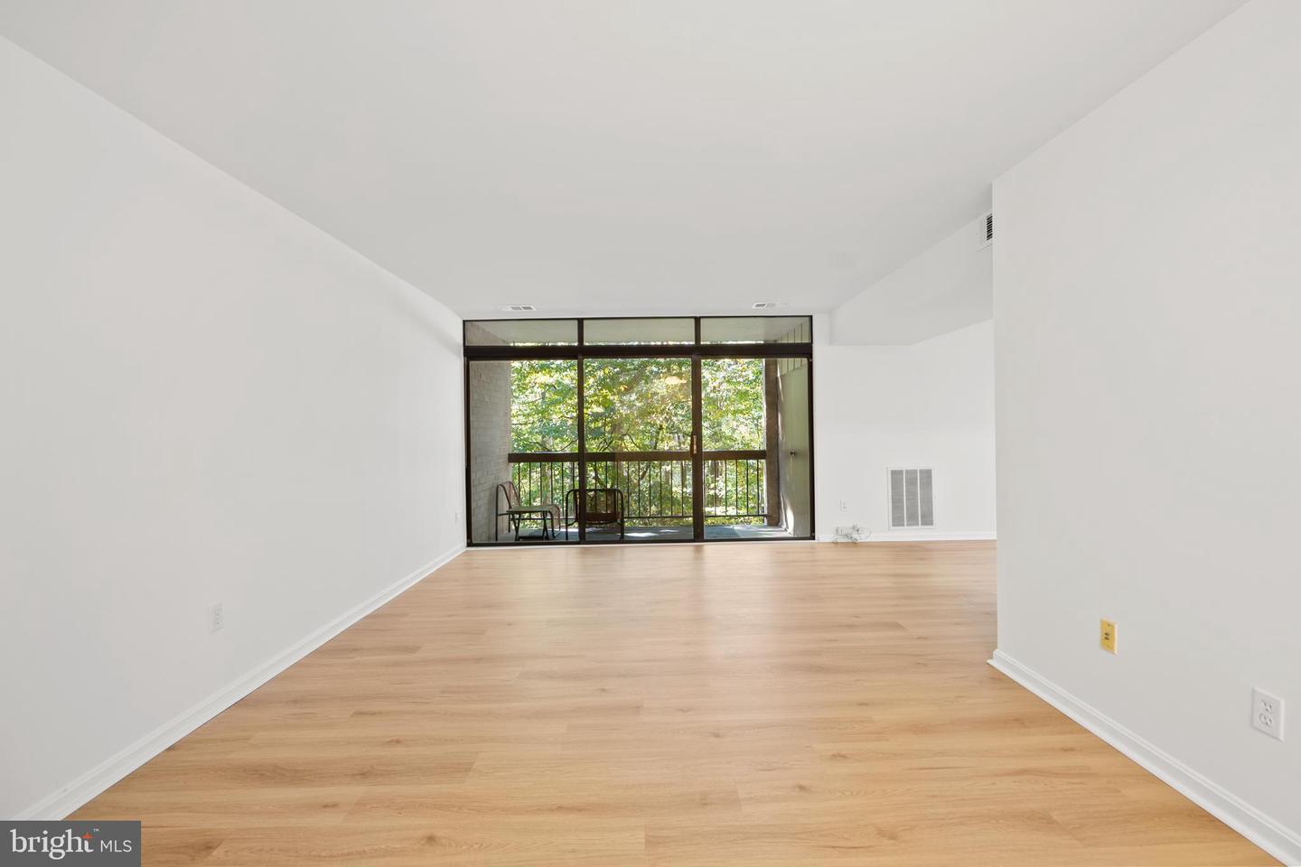 1656 PARKCREST CIR #2D/301, RESTON, Virginia 20190, 1 Bedroom Bedrooms, ,1 BathroomBathrooms,Residential,For sale,1656 PARKCREST CIR #2D/301,VAFX2277096 MLS # VAFX2277096 1656 PARKCREST CIR #2D/301, RESTON, Virginia 20190, 1 Bedroom Bedrooms, ,1 BathroomBathrooms,Residential,For sale,1656 PARKCREST CIR #2D/301,VAFX2277096 MLS # VAFX2277096