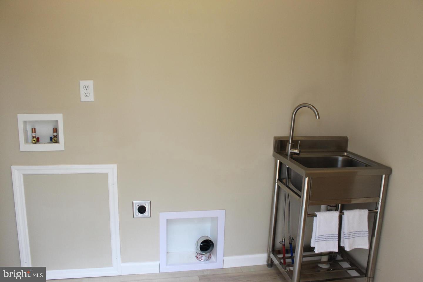 175 N MADISON ST, ORANGE, Virginia 22960, 2 Bedrooms Bedrooms, ,3 BathroomsBathrooms,Residential,For sale,175 N MADISON ST,VAOR2012716 MLS # VAOR2012716