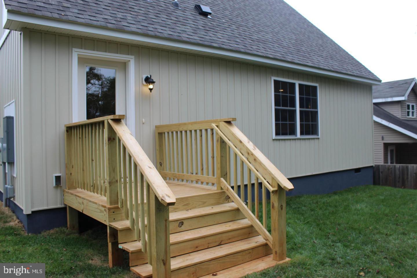 175 N MADISON ST, ORANGE, Virginia 22960, 2 Bedrooms Bedrooms, ,3 BathroomsBathrooms,Residential,For sale,175 N MADISON ST,VAOR2012716 MLS # VAOR2012716