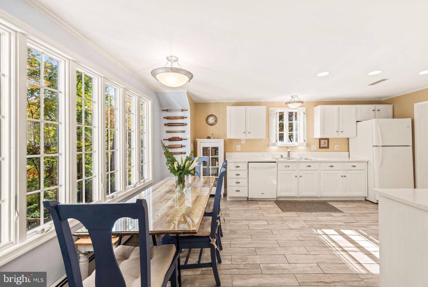 3203 CIRCLE HILL RD, ALEXANDRIA, Virginia 22305, 4 Bedrooms Bedrooms, 7 Rooms Rooms,2 BathroomsBathrooms,Residential,For sale,3203 CIRCLE HILL RD,VAAX2051364 MLS # VAAX2051364