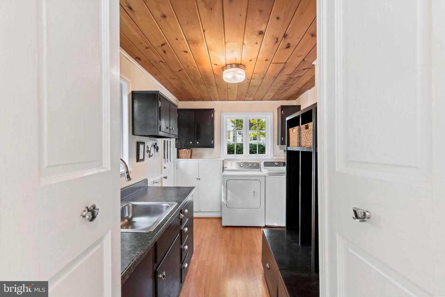 3203 CIRCLE HILL RD, ALEXANDRIA, Virginia 22305, 4 Bedrooms Bedrooms, 7 Rooms Rooms,2 BathroomsBathrooms,Residential,For sale,3203 CIRCLE HILL RD,VAAX2051364 MLS # VAAX2051364