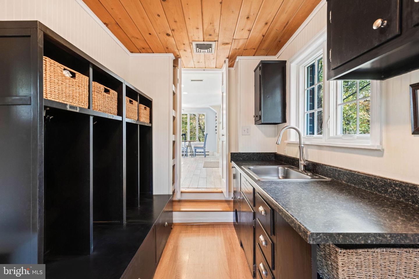 3203 CIRCLE HILL RD, ALEXANDRIA, Virginia 22305, 4 Bedrooms Bedrooms, 7 Rooms Rooms,2 BathroomsBathrooms,Residential,For sale,3203 CIRCLE HILL RD,VAAX2051364 MLS # VAAX2051364