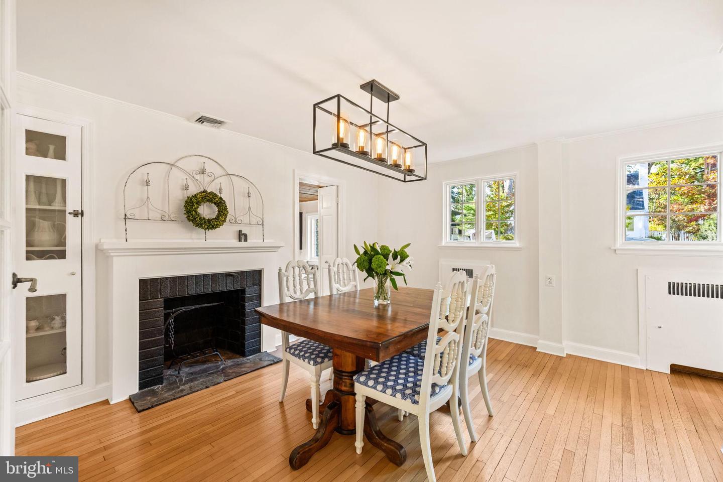 3203 CIRCLE HILL RD, ALEXANDRIA, Virginia 22305, 4 Bedrooms Bedrooms, 7 Rooms Rooms,2 BathroomsBathrooms,Residential,For sale,3203 CIRCLE HILL RD,VAAX2051364 MLS # VAAX2051364