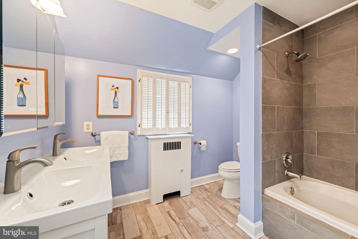 3203 CIRCLE HILL RD, ALEXANDRIA, Virginia 22305, 4 Bedrooms Bedrooms, 7 Rooms Rooms,2 BathroomsBathrooms,Residential,For sale,3203 CIRCLE HILL RD,VAAX2051364 MLS # VAAX2051364