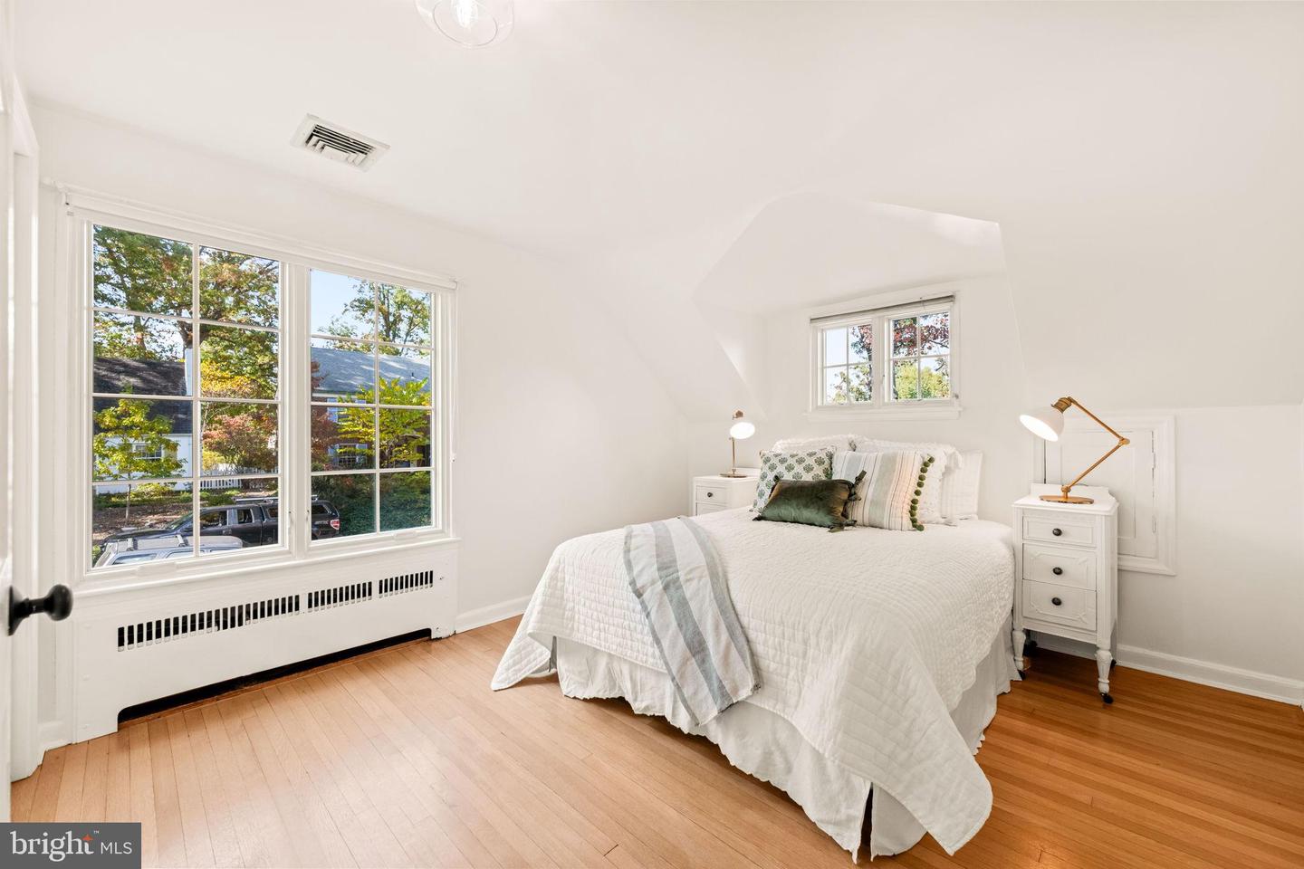 3203 CIRCLE HILL RD, ALEXANDRIA, Virginia 22305, 4 Bedrooms Bedrooms, 7 Rooms Rooms,2 BathroomsBathrooms,Residential,For sale,3203 CIRCLE HILL RD,VAAX2051364 MLS # VAAX2051364