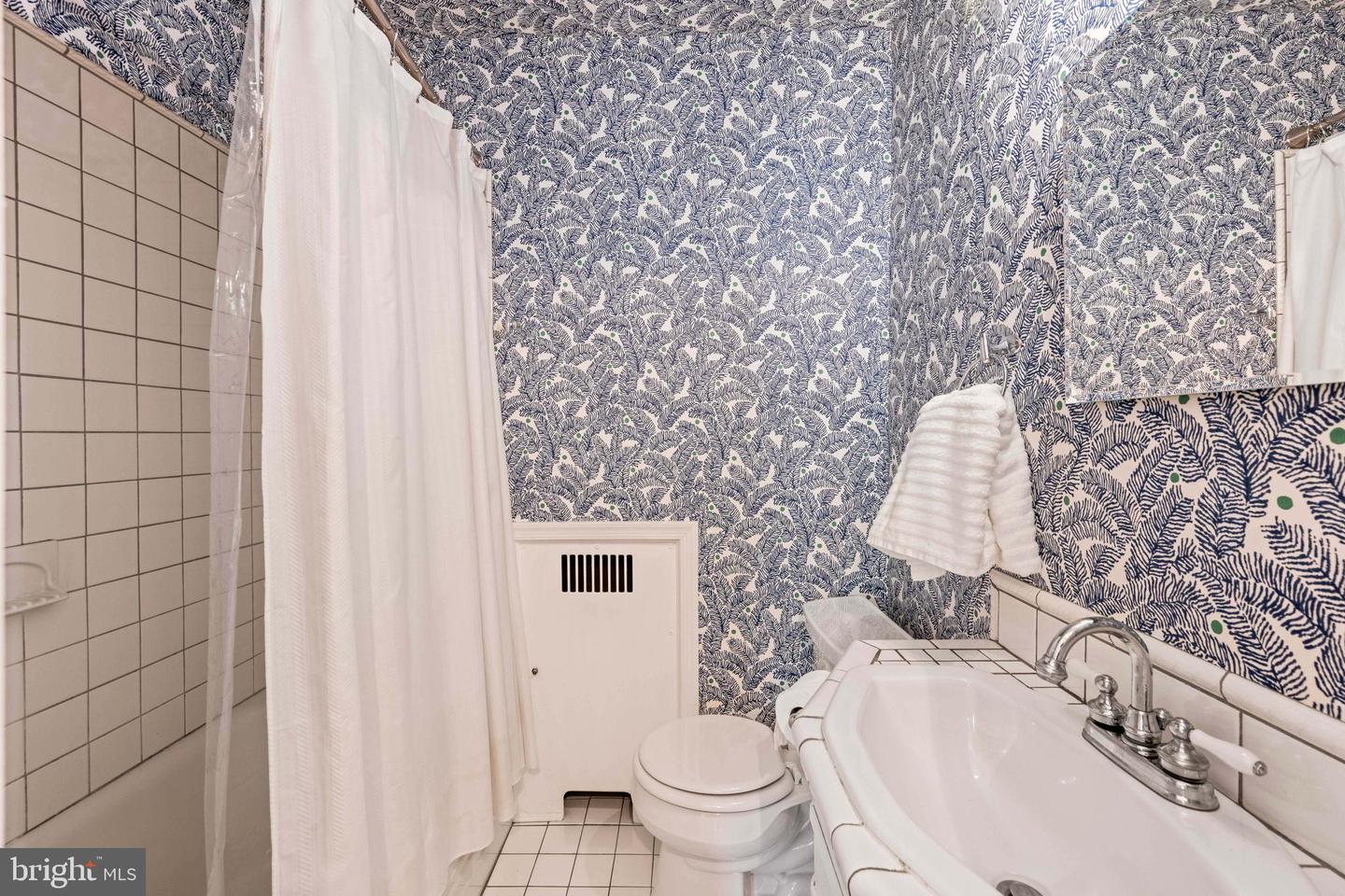 3203 CIRCLE HILL RD, ALEXANDRIA, Virginia 22305, 4 Bedrooms Bedrooms, 7 Rooms Rooms,2 BathroomsBathrooms,Residential,For sale,3203 CIRCLE HILL RD,VAAX2051364 MLS # VAAX2051364