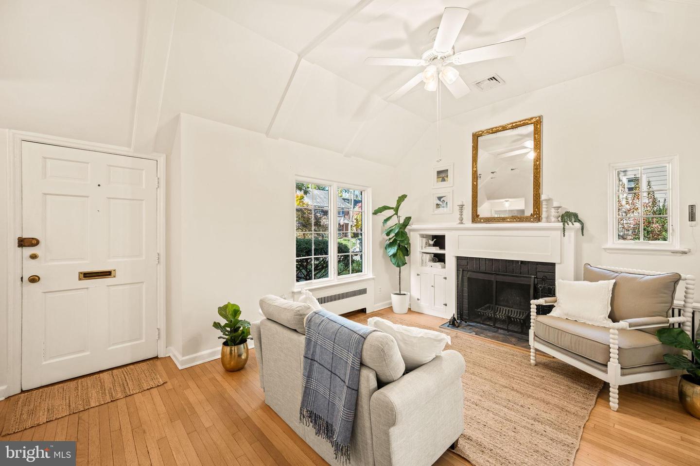 3203 CIRCLE HILL RD, ALEXANDRIA, Virginia 22305, 4 Bedrooms Bedrooms, 7 Rooms Rooms,2 BathroomsBathrooms,Residential,For sale,3203 CIRCLE HILL RD,VAAX2051364 MLS # VAAX2051364