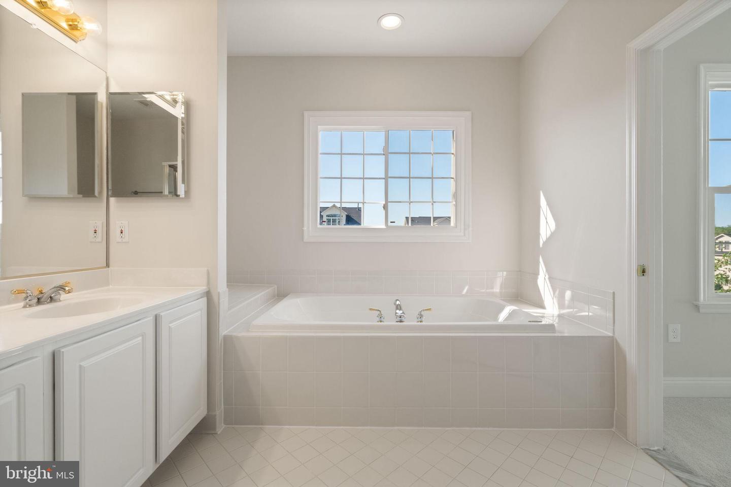 43781 APACHE WELLS TER, LEESBURG, Virginia 20176, 3 Bedrooms Bedrooms, 6 Rooms Rooms,2 BathroomsBathrooms,Residential,For sale,43781 APACHE WELLS TER,VALO2110326 MLS # VALO2110326