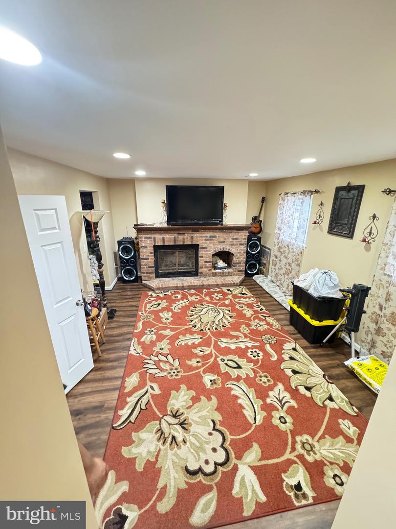 9215 LANDGREEN ST, MANASSAS, Virginia 20110, 8 Bedrooms Bedrooms, ,3 BathroomsBathrooms,Residential,For sale,9215 LANDGREEN ST,VAMN2009618 MLS # VAMN2009618