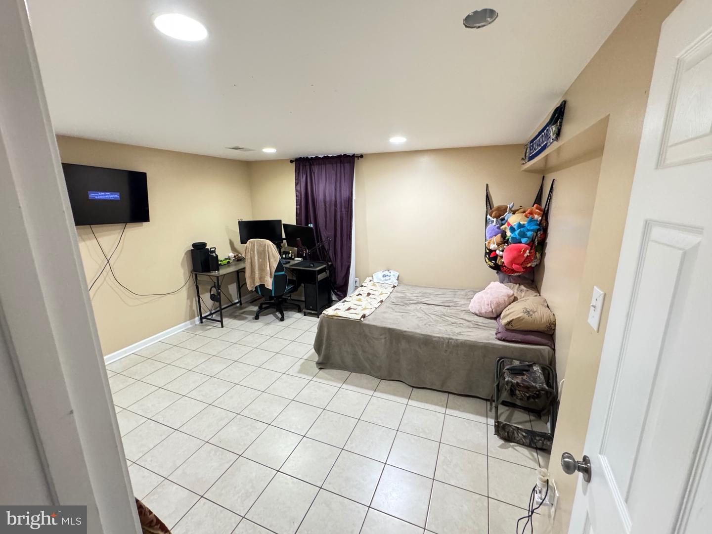 9215 LANDGREEN ST, MANASSAS, Virginia 20110, 8 Bedrooms Bedrooms, ,3 BathroomsBathrooms,Residential,For sale,9215 LANDGREEN ST,VAMN2009618 MLS # VAMN2009618