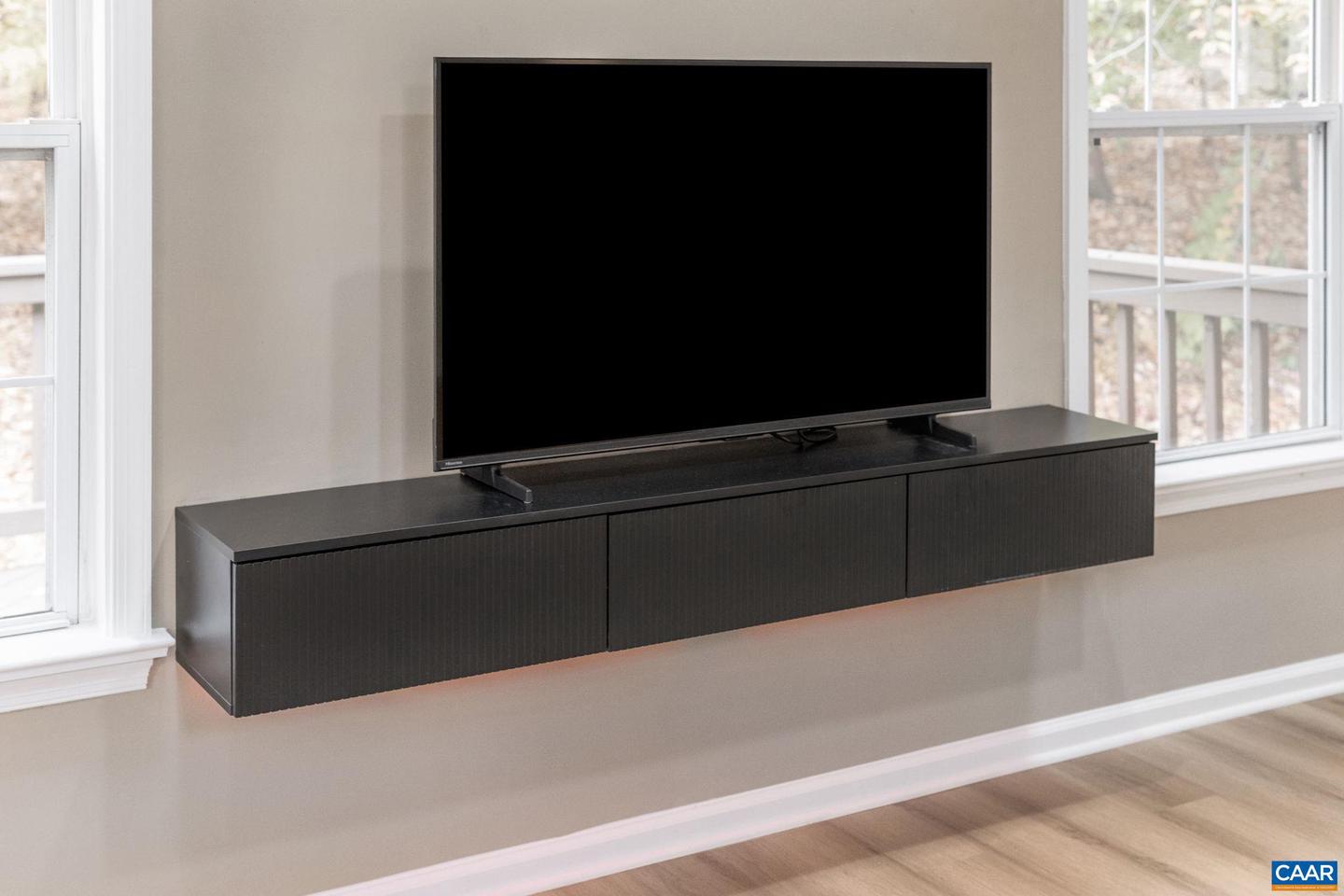 2040 WHISPERING WOODS DR, CHARLOTTESVILLE, Virginia 22911, 4 Bedrooms Bedrooms, ,2 BathroomsBathrooms,Residential,For sale,2040 WHISPERING WOODS DR,670615 MLS # 670615