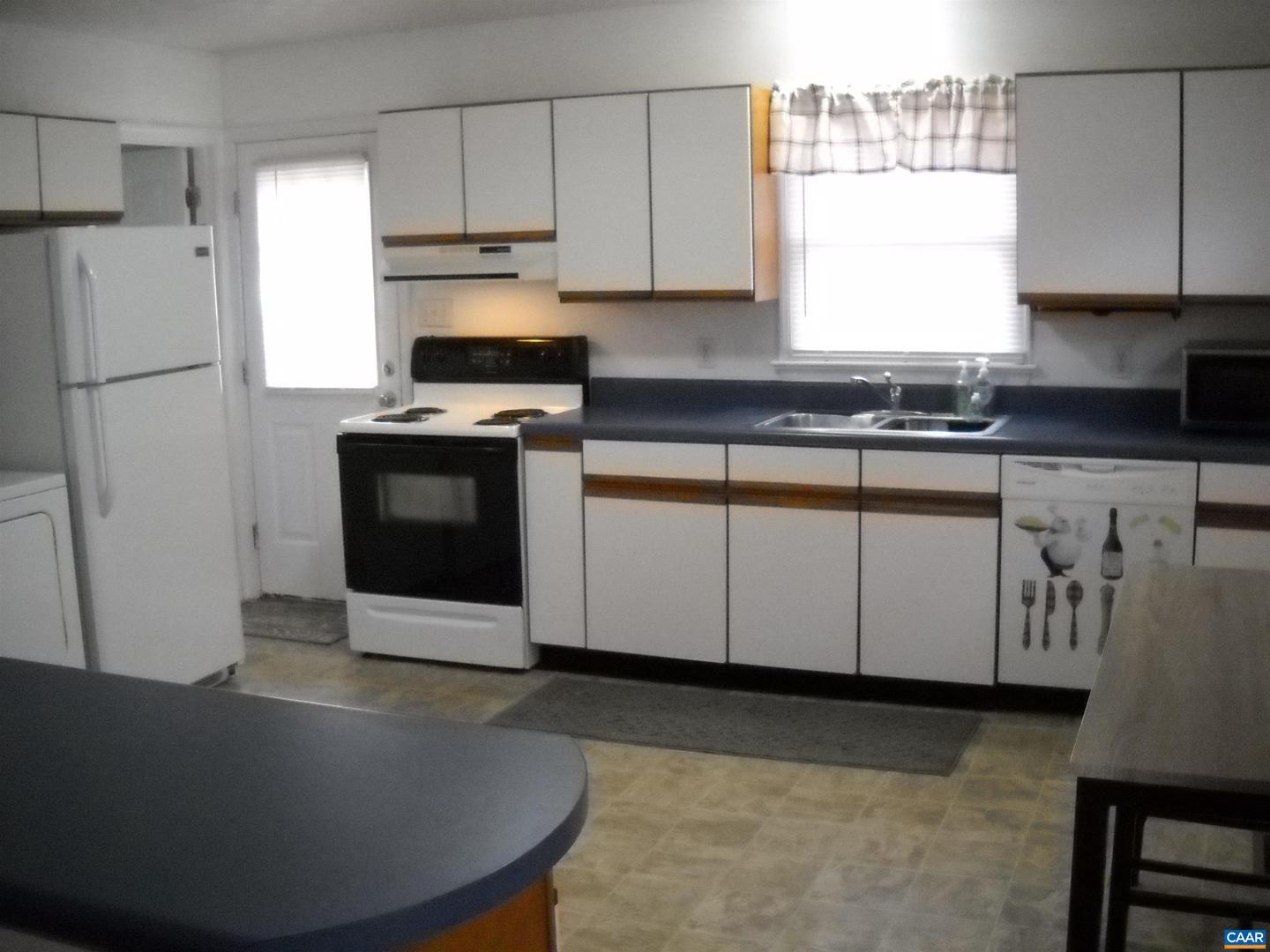 5005 JAMES MADISON HWY, FORK UNION, Virginia 23055, 3 Bedrooms Bedrooms, ,2 BathroomsBathrooms,Residential,For sale,5005 JAMES MADISON HWY,670617 MLS # 670617