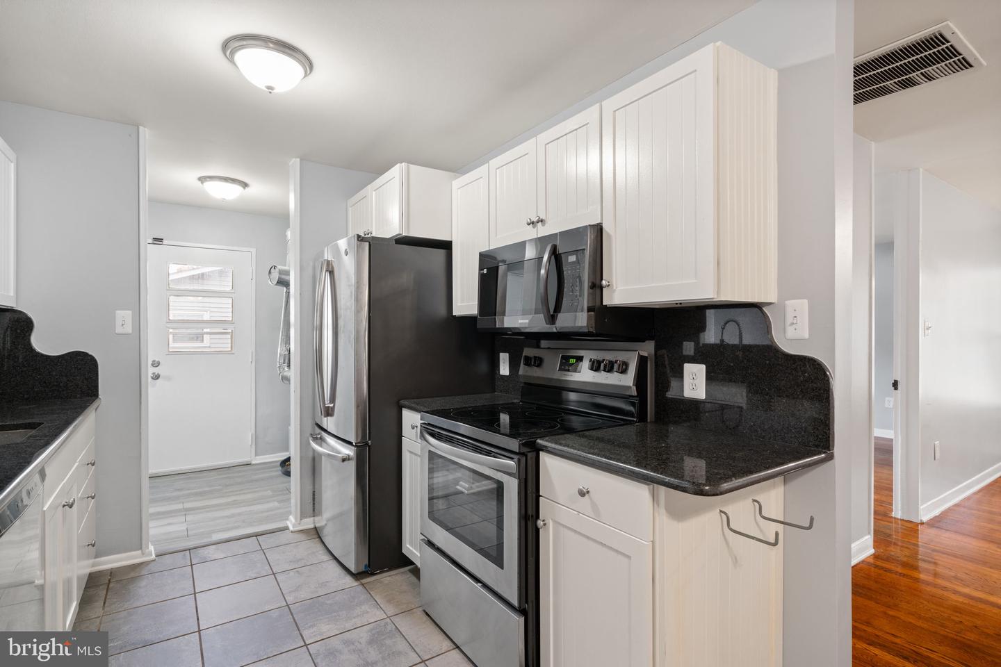 904 HOPTON RD, WOODBRIDGE, Virginia 22191, 3 Bedrooms Bedrooms, ,2 BathroomsBathrooms,Residential,For sale,904 HOPTON RD,VAPW2107122 MLS # VAPW2107122