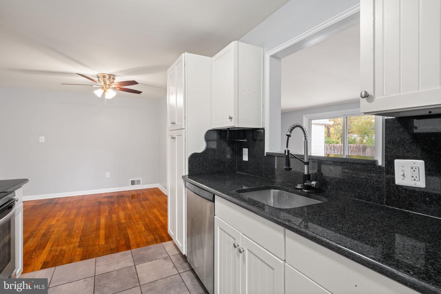 904 HOPTON RD, WOODBRIDGE, Virginia 22191, 3 Bedrooms Bedrooms, ,2 BathroomsBathrooms,Residential,For sale,904 HOPTON RD,VAPW2107122 MLS # VAPW2107122