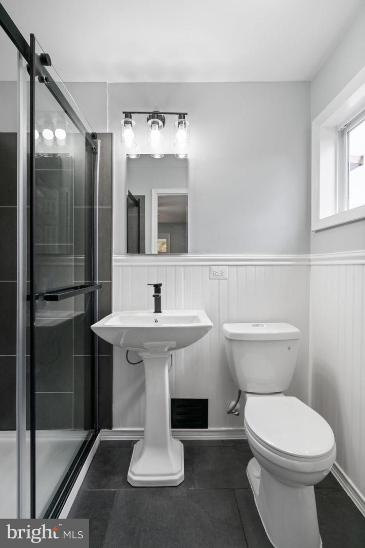 904 HOPTON RD, WOODBRIDGE, Virginia 22191, 3 Bedrooms Bedrooms, ,2 BathroomsBathrooms,Residential,For sale,904 HOPTON RD,VAPW2107122 MLS # VAPW2107122