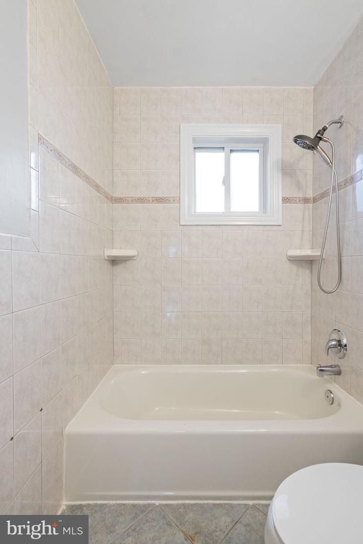 904 HOPTON RD, WOODBRIDGE, Virginia 22191, 3 Bedrooms Bedrooms, ,2 BathroomsBathrooms,Residential,For sale,904 HOPTON RD,VAPW2107122 MLS # VAPW2107122