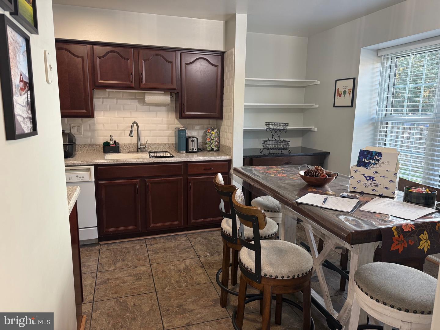 12232 NUTMEG CT, WOODBRIDGE, Virginia 22192, 3 Bedrooms Bedrooms, ,2 BathroomsBathrooms,Residential,For sale,12232 NUTMEG CT,VAPW2107126 MLS # VAPW2107126