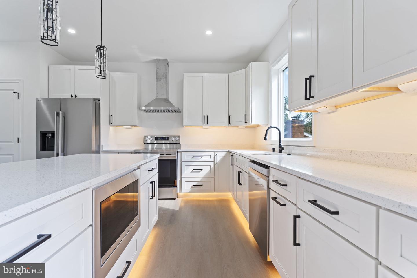 8111 OAK ST, MANASSAS, Virginia 20111, 4 Bedrooms Bedrooms, 4 Rooms Rooms,3 BathroomsBathrooms,Residential,For sale,8111 OAK ST,VAPW2107084 MLS # VAPW2107084