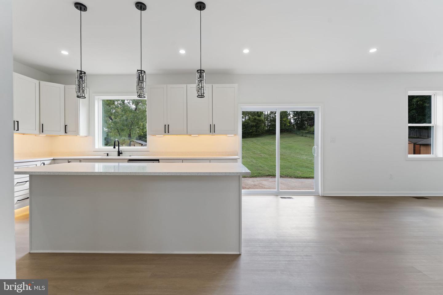 8111 OAK ST, MANASSAS, Virginia 20111, 4 Bedrooms Bedrooms, 4 Rooms Rooms,3 BathroomsBathrooms,Residential,For sale,8111 OAK ST,VAPW2107084 MLS # VAPW2107084