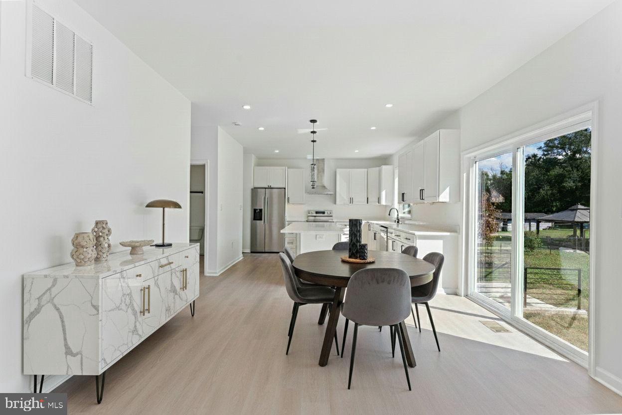 8111 OAK ST, MANASSAS, Virginia 20111, 4 Bedrooms Bedrooms, 4 Rooms Rooms,3 BathroomsBathrooms,Residential,For sale,8111 OAK ST,VAPW2107084 MLS # VAPW2107084