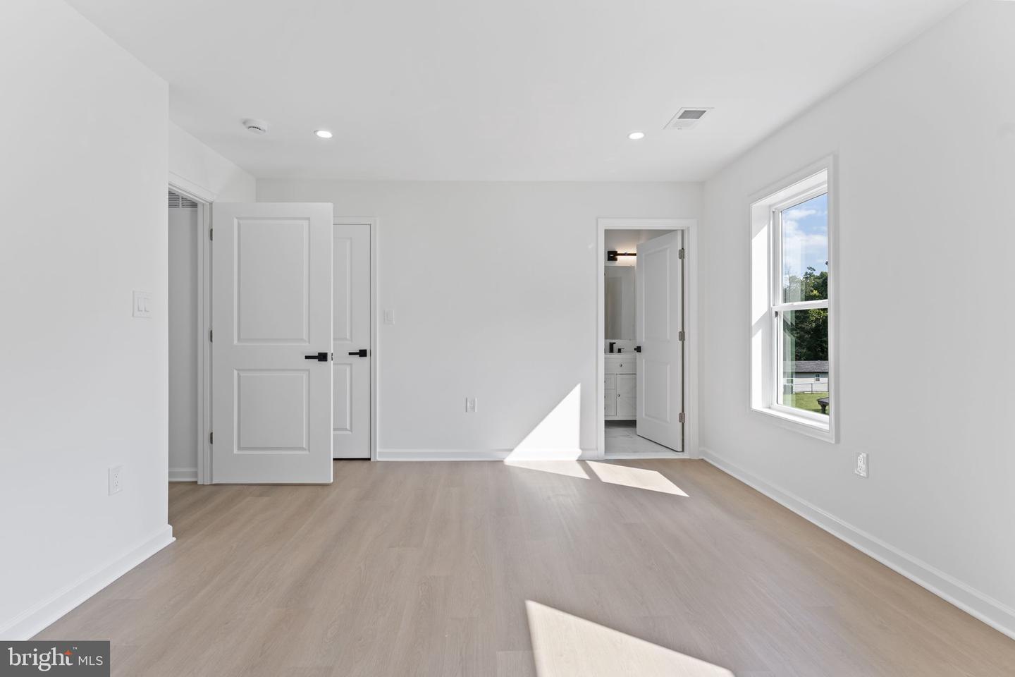 8111 OAK ST, MANASSAS, Virginia 20111, 4 Bedrooms Bedrooms, 4 Rooms Rooms,3 BathroomsBathrooms,Residential,For sale,8111 OAK ST,VAPW2107084 MLS # VAPW2107084