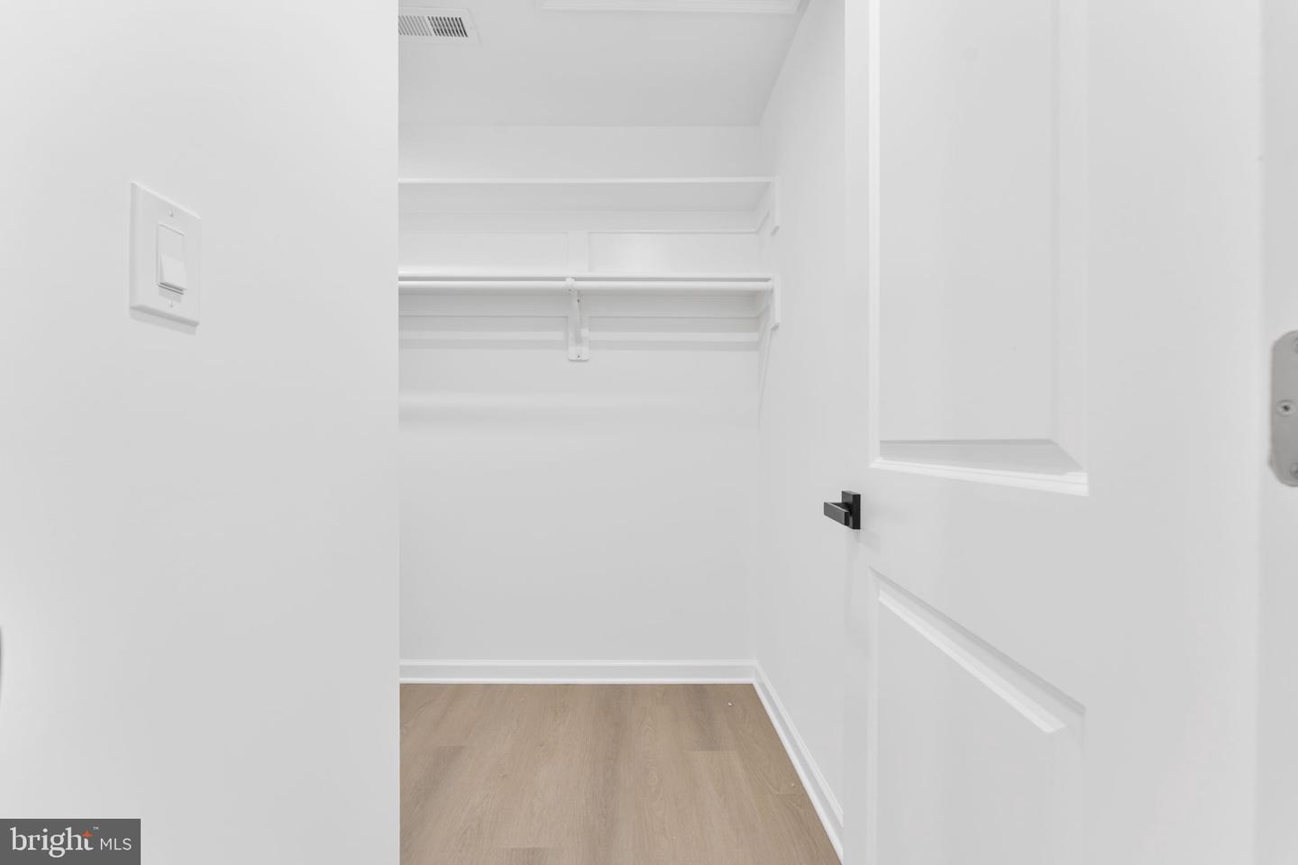 8111 OAK ST, MANASSAS, Virginia 20111, 4 Bedrooms Bedrooms, 4 Rooms Rooms,3 BathroomsBathrooms,Residential,For sale,8111 OAK ST,VAPW2107084 MLS # VAPW2107084