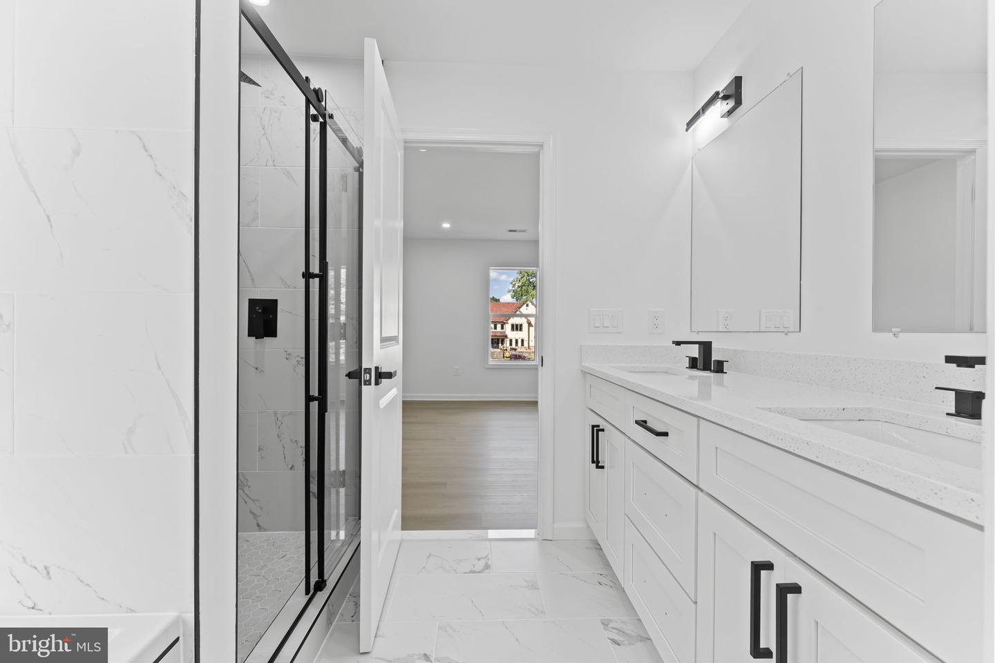 8111 OAK ST, MANASSAS, Virginia 20111, 4 Bedrooms Bedrooms, 4 Rooms Rooms,3 BathroomsBathrooms,Residential,For sale,8111 OAK ST,VAPW2107084 MLS # VAPW2107084