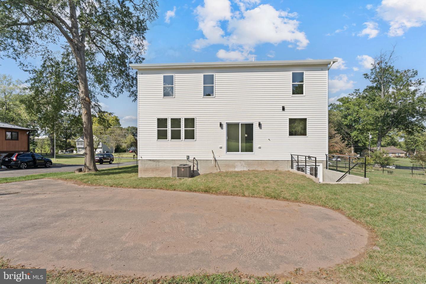 8111 OAK ST, MANASSAS, Virginia 20111, 4 Bedrooms Bedrooms, 4 Rooms Rooms,3 BathroomsBathrooms,Residential,For sale,8111 OAK ST,VAPW2107084 MLS # VAPW2107084