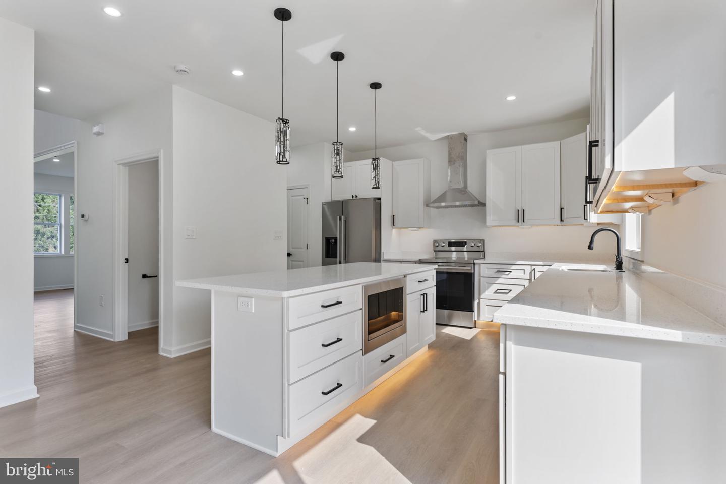 8111 OAK ST, MANASSAS, Virginia 20111, 4 Bedrooms Bedrooms, 4 Rooms Rooms,3 BathroomsBathrooms,Residential,For sale,8111 OAK ST,VAPW2107084 MLS # VAPW2107084