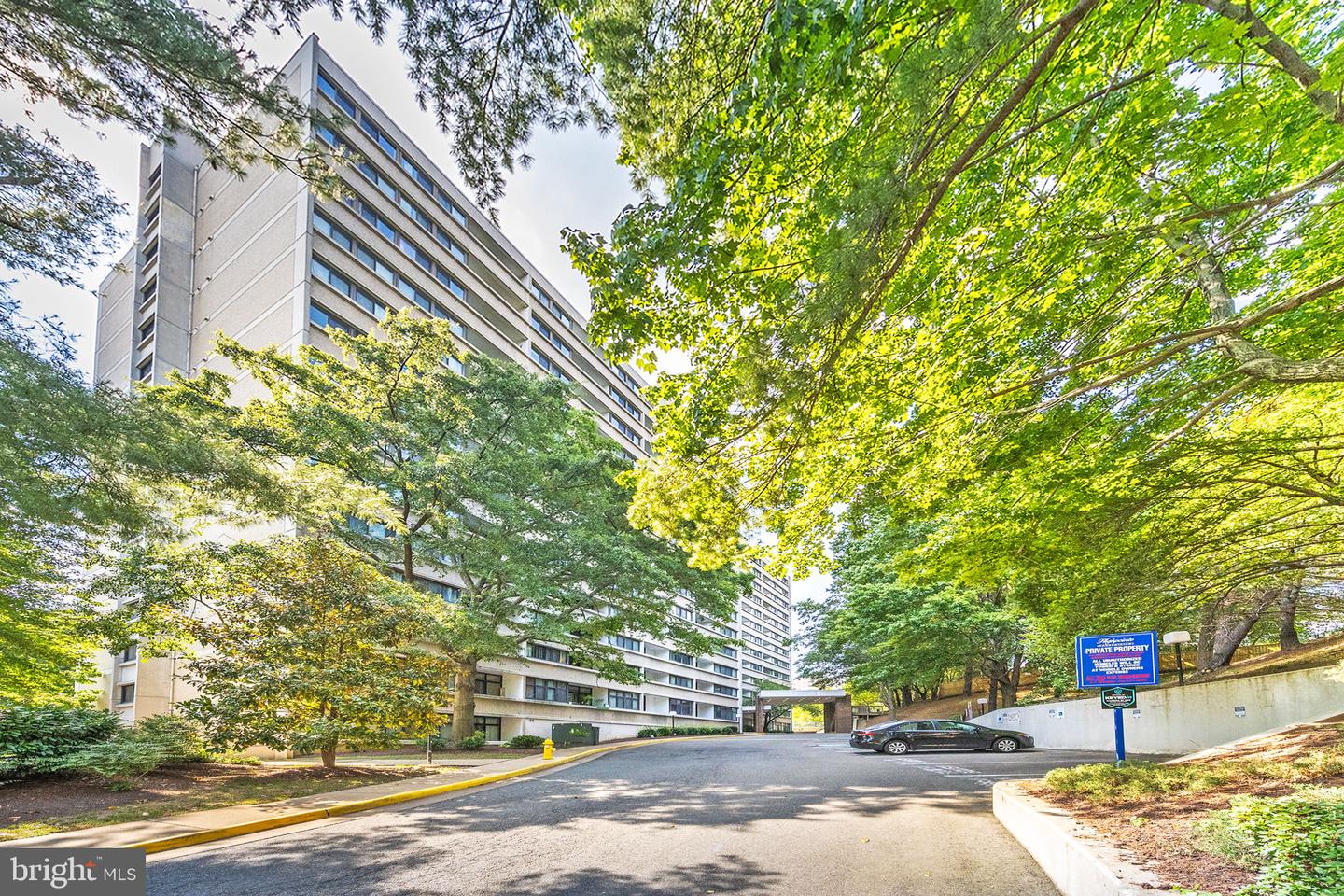 5911 EDSALL RD #912, ALEXANDRIA, Virginia 22304, 2 Bedrooms Bedrooms, ,2 BathroomsBathrooms,Residential,For sale,5911 EDSALL RD #912,VAAX2051392 MLS # VAAX2051392